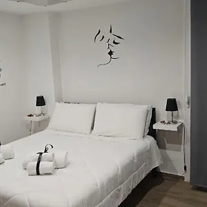 https://black-white-luxury-rooms.barihotels.org